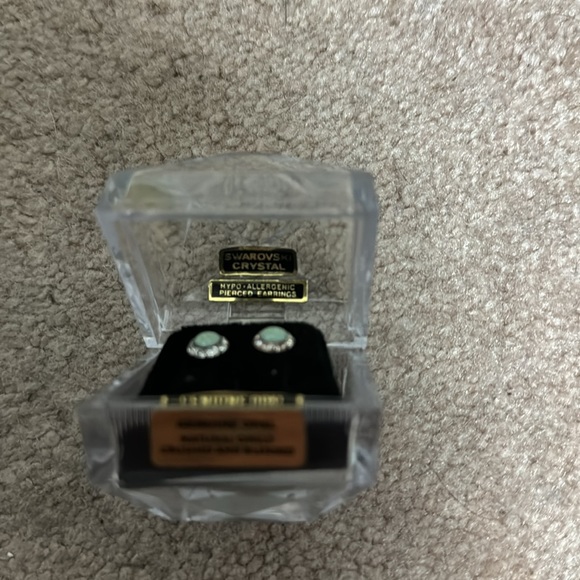 Opal stud earings - Picture 4 of 5